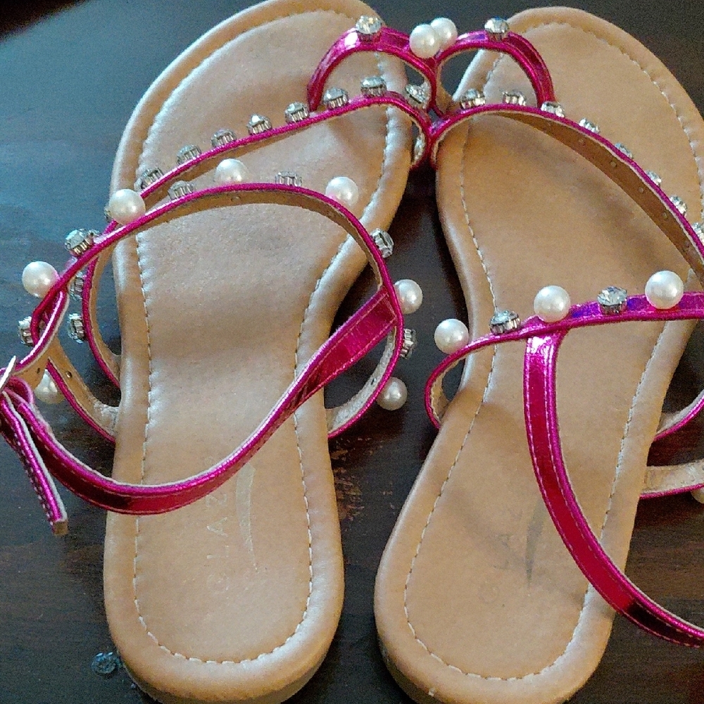 Fuchsia Pearl & Rhinestone Strappy Women’s Sandals - Picture 2 of 4